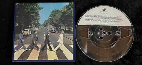 Reel tape the - to, tape-the